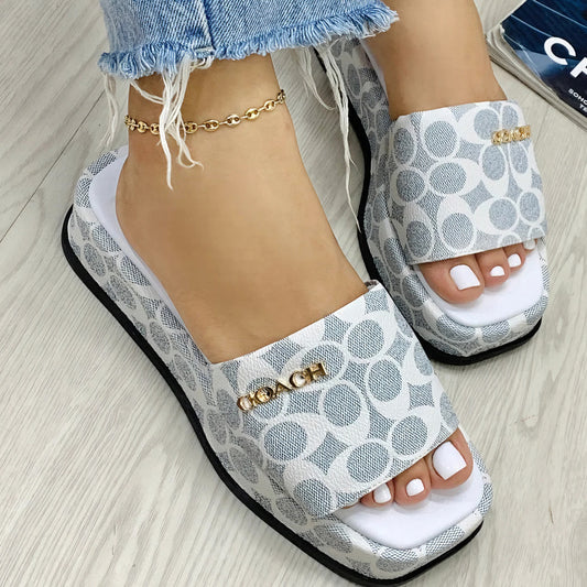 SANDALIA COACH™ - Confort Premium Con Logo Dorado